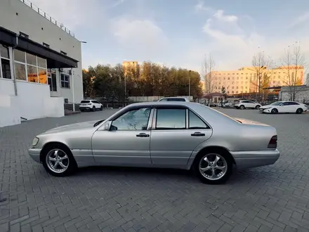 Mercedes-Benz S 320 1996 года за 4 300 000 тг. в Астана – фото 4