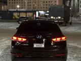 Hyundai Elantra 2017 года за 5 700 000 тг. в Актобе – фото 3