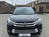 Toyota Highlander 2017 годаfor19 500 000 тг. в Атырау