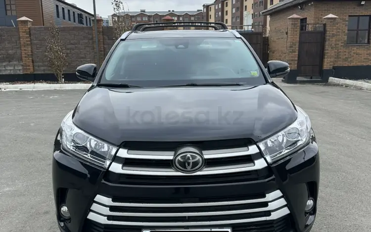 Toyota Highlander 2017 года за 19 500 000 тг. в Атырау