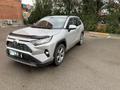 Toyota RAV4 2020 года за 11 500 000 тг. в Актобе