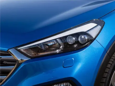 Hyundai Tucson стекла фар за 33 000 тг. в Алматы