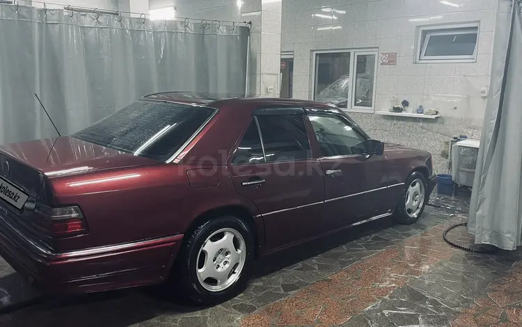 Mercedes-Benz E 220 1995 годаүшін2 500 000 тг. в Алматы