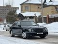 Mercedes-Benz E 200 2001 годаfor3 400 000 тг. в Астана