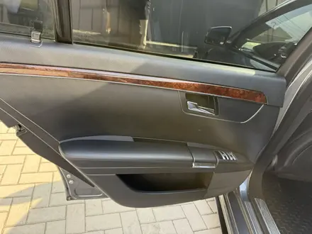 Mercedes-Benz S 550 2006 года за 8 500 000 тг. в Алматы – фото 18