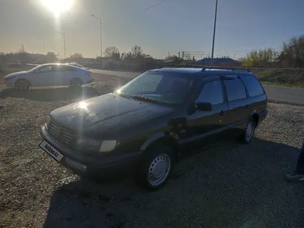 Volkswagen Passat 1993 года за 1 500 000 тг. в Семей