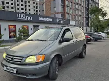 Toyota Sienna, 2002