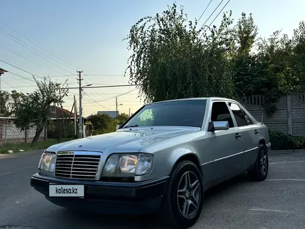 Mercedes-Benz E 220 1994 года за 2 500 000 тг. в Алматы – фото 18