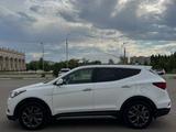 Hyundai Santa Fe 2017 года за 8 500 000 тг. в Уральск – фото 3