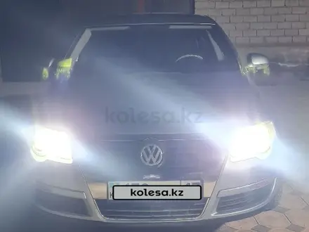 Volkswagen Passat 2006 года за 2 800 000 тг. в Шымкент – фото 10