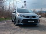 Toyota Sienna 2018 года за 15 500 000 тг. в Алматы – фото 3