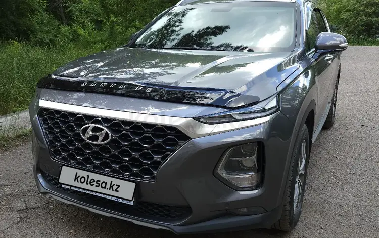 Hyundai Santa Fe 2020 годаfor15 900 000 тг. в Караганда