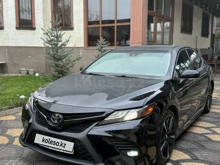 Toyota Camry 2020 года за 13 500 000 тг. в Алматы – фото 4