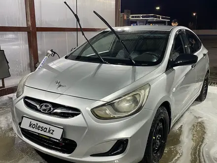 Hyundai Accent 2012 года за 4 000 000 тг. в Атырау – фото 2