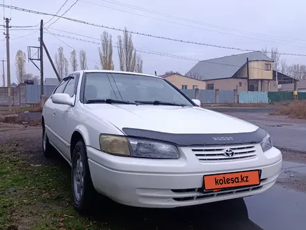 Toyota Camry 1997 года за 3 150 000 тг. в Шу – фото 2