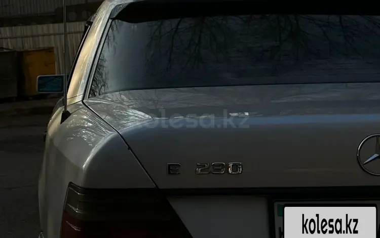 Mercedes-Benz E 230 1990 годаfor2 000 000 тг. в Алматы