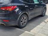 Hyundai Santa Fe 2013 годаүшін9 800 000 тг. в Актобе – фото 4
