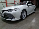 Toyota Camry 2019 года за 15 500 000 тг. в Шу – фото 3