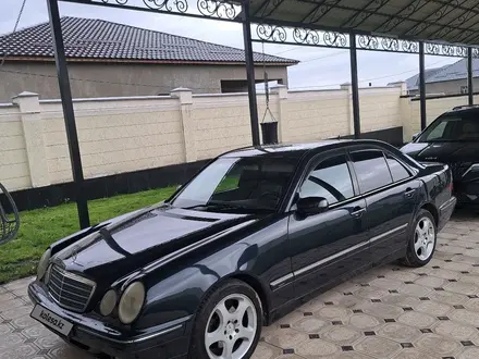 Mercedes-Benz E 280 2001 года за 4 800 000 тг. в Шымкент – фото 2