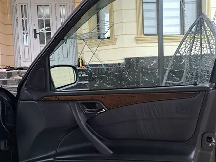 Mercedes-Benz E 280 2001 года за 4 800 000 тг. в Шымкент – фото 13