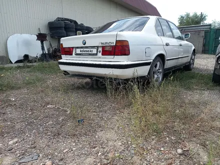 BMW 525 1990 года за 1 500 000 тг. в Семей – фото 4