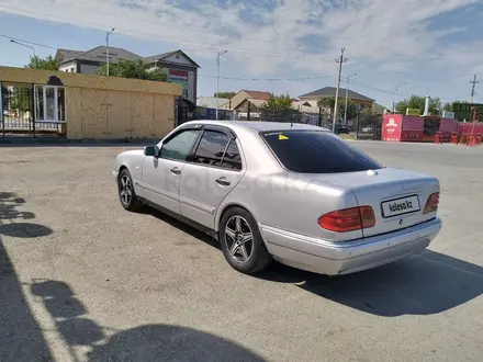 Mercedes-Benz E 280 1996 года за 2 200 000 тг. в Шиели – фото 5