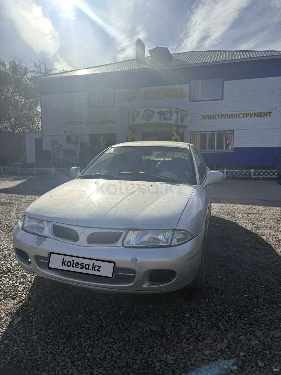 Mitsubishi Carisma, 1996
