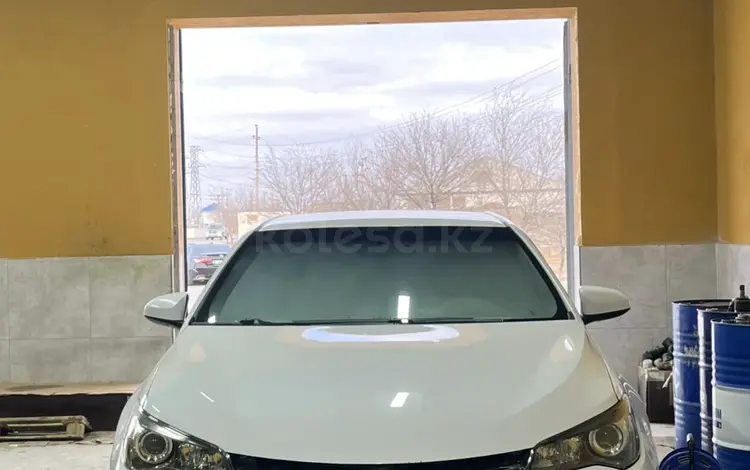 Toyota Camry 2015 года за 5 800 000 тг. в Жанаозен
