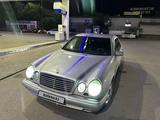 Mercedes-Benz E 240 1998 года за 3 100 000 тг. в Алматы – фото 3