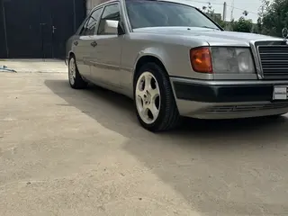 Mercedes-Benz E 280