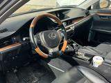 Lexus ES 300h 2013 года за 8 500 000 тг. в Актау – фото 2
