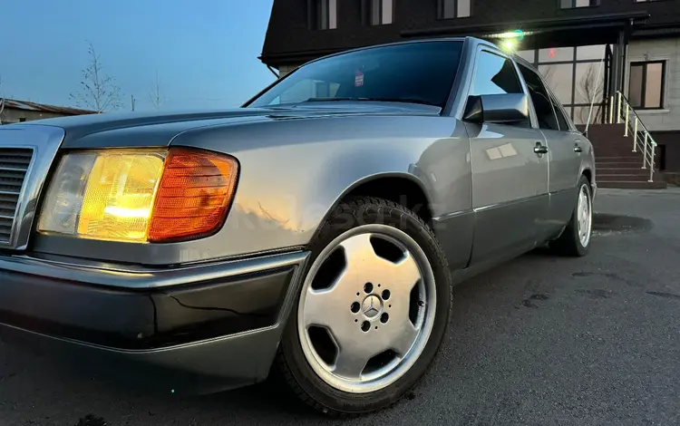 Mercedes-Benz E 200 1990 года за 2 450 000 тг. в Караганда