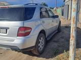 Mercedes-Benz ML 350 2005 года за 3 500 000 тг. в Аягоз – фото 4