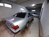 Mercedes-Benz E 200 1992 годаүшін1 000 000 тг. в Актобе