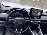 Toyota RAV4 2022 года за 17 300 000 тг. в Караганда – фото 3