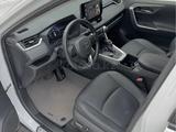 Toyota RAV4 2022 года за 17 300 000 тг. в Караганда – фото 2