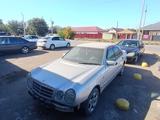 Mercedes-Benz E 300 1998 годаfor600 000 тг. в Уральск – фото 3