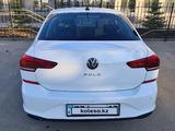 Volkswagen Polo 2022 года за 7 300 000 тг. в Уральск – фото 4