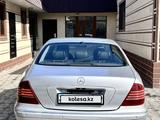 Mercedes-Benz S 320 2001 года за 2 700 000 тг. в Алматы – фото 5