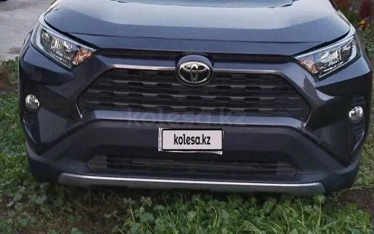 Toyota RAV4 2020 года за 13 500 000 тг. в Актобе