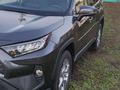 Toyota RAV4 2020 года за 13 500 000 тг. в Актобе – фото 2