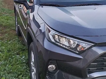 Toyota RAV4 2020 года за 13 500 000 тг. в Актобе – фото 3