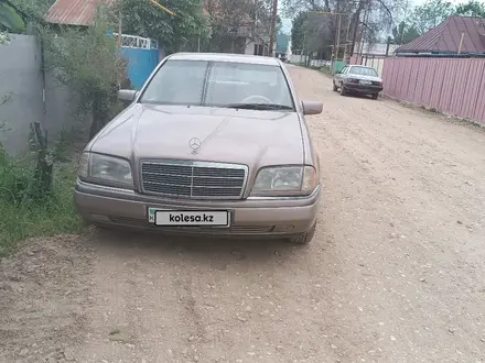 Mercedes-Benz C 180 1994 года за 2 350 000 тг. в Алматы