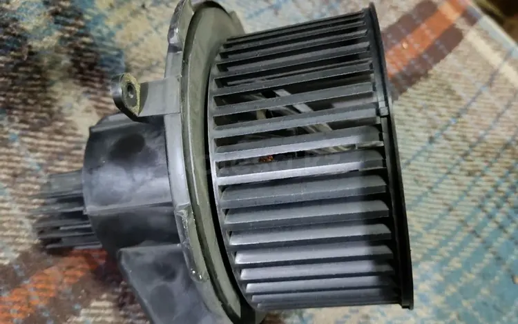 Моторчик печки Опель Зафира В за 40 000 тг. в Караганда