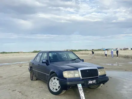 Mercedes-Benz E 200 1990 года за 800 000 тг. в Казалинск – фото 2