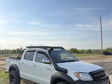 Toyota Hilux 2011 года за 13 000 000 тг. в Астана – фото 2