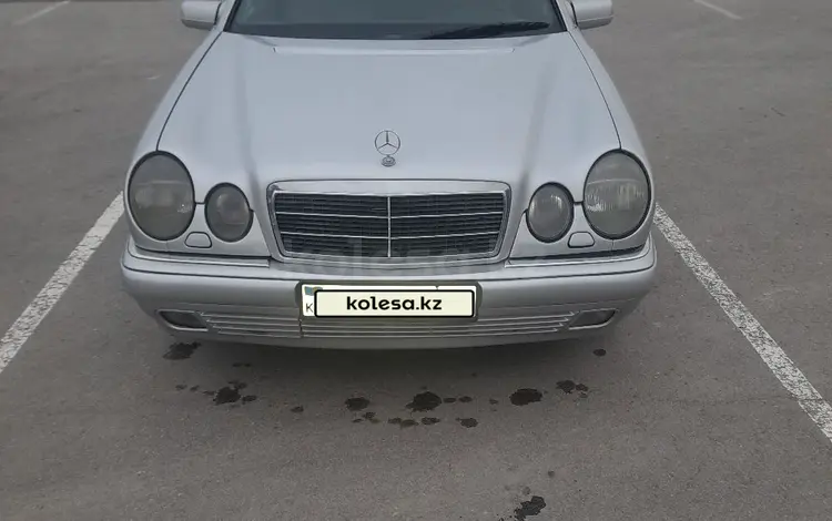 Mercedes-Benz E 320 1998 года за 2 700 000 тг. в Актау