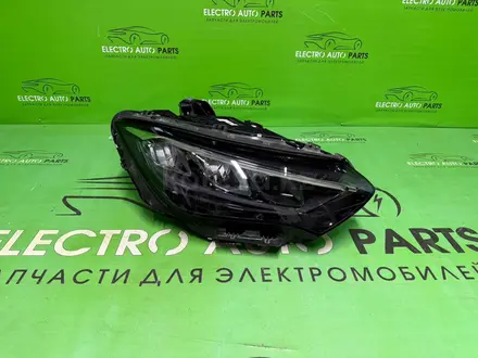 Фара передняя Mercedes Benz бу оригинал бампер решетка радиатора за 707 тг. в Алматы