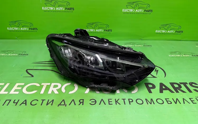 Фара передняя Mercedes Benz бу оригинал бампер решетка радиатора за 707 тг. в Алматы