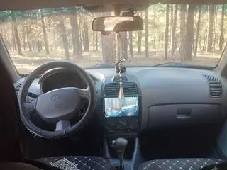 Hyundai Accent, 2004